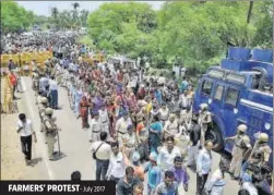  ?? MUJEEB FARUQUI/HT ARCHIVE ?? FARMERS’ PROTEST- July 2017 Farmers hit the streets against the government in Madhya Pradesh.