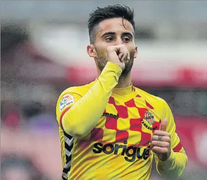  ?? FOTO: LOF ?? Omar Perdomo celebra el gol que dio la victoria al Nàstic en Granada. El equipo nazarí sumaba siete victorias seguidas en casa