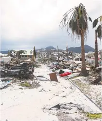  ??  ?? Devastação em Saint Martin, uma das ilhotas varridas por Irma