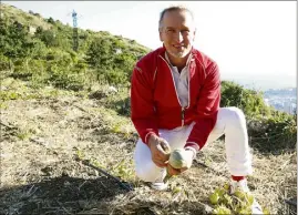  ??  ?? Le chef, arrivé à Monaco en travail au restaurant Elsa du , a reçu une étoile Michelin en  pour son Monte-Carlo Beach. (Photo Jean-François Ottonello)