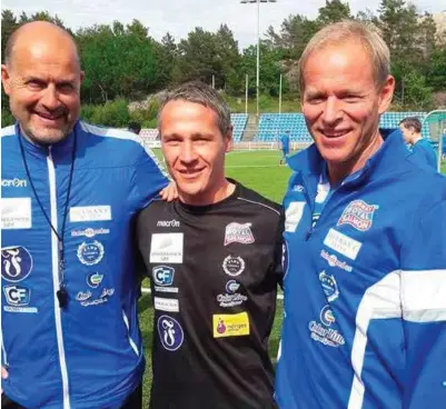  ?? FOTO: PRIVAT ?? Bård Georg Karlsen (t.v.) er strålende fornøyd med å ha signert Nikola Trajkovic for ut sesongen 2020. Gunnar Martinsen til høyre.