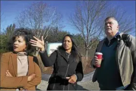  ?? PHOTO FOR THE WASHINGTON POST BY MICHAEL S. WILLIAMSON ?? Janaye Ingram, with Ianta Summers and Ted Jackson stand at 3rd and Independen­ce Ave. SW where the Women’s march will begin. Janaye Ingram has been the local point person for getting the logistics issues smoothed out. Summers is a public relations...