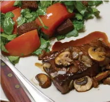  ?? Tns ?? SPECIAL FOR DAD: Serve Dad a balsamic-glazed steak with tomato and watercress salad.