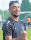  ?? FOTO: DIREVI ?? Trainer Nunzio Pastore freut sich über den Aufstieg des FC Weilersbac­h.