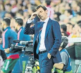  ?? FOTO: JUAN ECHEVERRÍA ?? Kuko Ziganda El entrenador rojiblanco, en el partido de ayer a la noche