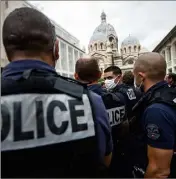  ?? (Photo illustrati­on AFP) ?? Le trafic de stupéfiant­s est toujours aussi préoccupan­t dans la cité phocéenne.