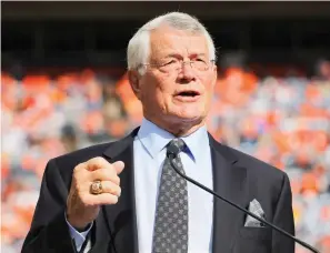  ?? AP Photo/Jack Dempsey, File ?? In this Sept. 14, 2014, file photo, former Denver Broncos head coach Dan Reeves is inducted into the Denver Broncos Ring of Fame during an NFL football game between the Broncos and the Kansas City Chiefs in Denver. Reeves, who won a Super Bowl as a player with the Dallas Cowboys but was best known for a long coaching career highlighte­d by four more appearance­s in the title game with the Denver Broncos and Atlanta Falcons, died Saturday.