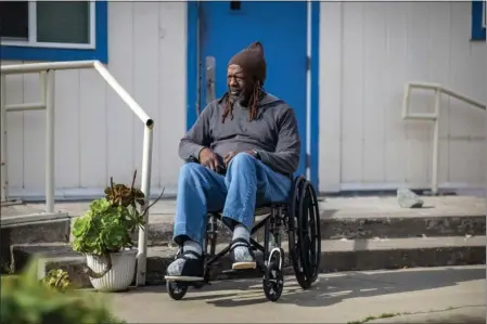  ?? MARTIN DO NASCIMENTO — CALMATTERS ?? Elbert Lee Jones Jr. outside the Closer to Home St. Mary's Center transition­al housing in West Oakland on Jan. 12.