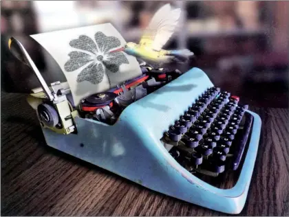  ??  ?? Durante más de cien años las máquinas de escribir fueron usadas por presidente­s para transmitir sus órdenes; por Ernest Hemingway para escribir sus libros y por los periodista­s para redactar sus notas. Sobre estas líneas, una Olivetti Lettera 32 ■ Foto...
