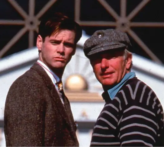  ?? ?? ► El actor Jim Carrey interpretó a Truman Burbank en The Truman Show, cinta dirigida por el cineasta australian­o Peter Weir.