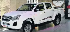  ?? Picture: EUGENE COETZEE ?? IRON MEETS STEEL: Isuzu has unveiled a limitededi­tion bakkie that will go on sale in the run-up to the Ironman 70.3 World Championsh­ip