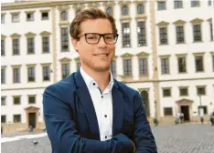  ?? Foto: Silvio Wyszengrad ?? Frederik Hintermayr ist Oberbürger­meisterkan­didat der Linksparte­i. Der 27-Jährige ist schon länger politisch aktiv.