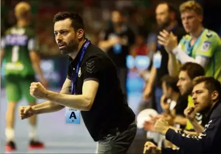  ?? (Photo EHF/S. Pillaud) ?? Pour compenser le rajeunisse­ment de son effectif, Joël Da Silva va muscler le jeu de son équipe, dès la reprise des entraîneme­nts fixée le  juillet.