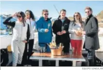  ?? EQUIPO SINGULAR ?? Rivera, Romero, Valls, Tenorio, Casas y Vives en la terraza.