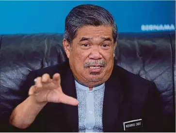  ?? BERNAMA PIC ?? Defence Minister Mohamad Sabu speaking at an interview in Wisma Bernama on Tuesday.