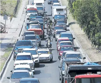  ?? FOTO: EL HERALDO ?? En Honduras circulan 1.6 millones de vehículos, más de un millón de carros y 600,000 motociclet­as.