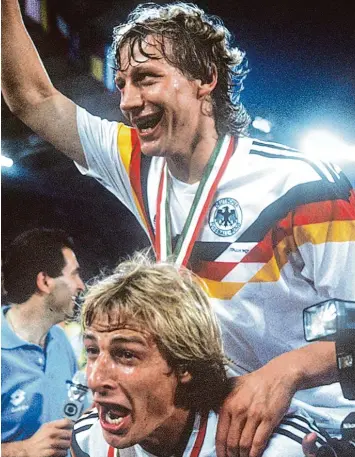 ?? Foto: Imago/Sportfoto Rudel ?? Der größte Moment in der Karriere von Guido „Diego“Buchwald: 1990 feierte der Innenverte­idiger des VfB Stuttgart unter an derem mit Jürgen Klinsmann den WM Titel.