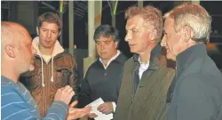  ?? CEDOC PERFIL ?? EN LA CIUDAD. Martelli, con Macri e Ibarra. Fue asesor porteño.