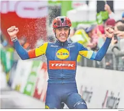  ?? TREK ?? Juanpe López celebra su triunfo en la primera etapa del Tour de los Alpes.