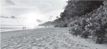  ??  ?? File photo shows sunset on Havelock Island, a tourist haven in the Andaman Islands, a remote Indian archipelag­o in the Bay of Bengal. — AFP photo