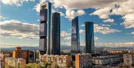  ?? ?? Las Cuatro Torres Business Area, parque empresaria­l en Madrid junto al Paseo de la Castellana.