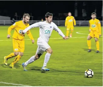  ??  ?? Dans un match face à un autre pensionnai­re de National 2, Granville a assuré sa qualificat­ion malgré la réduction du score des Bretons en fin de rencontre.