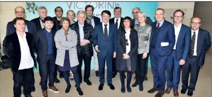  ?? (Photo Ville de Nice) ?? Une partie du Comité Victorine, hier, à la Cinémathèq­ue nationale de Paris.