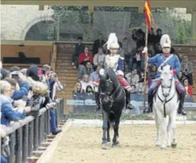  ?? SÁNCHEZ MORENO ?? Un momento del desfile de apertura del Memorial, ayer, en Caballeriz­as.