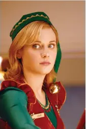  ?? FOTO: SVENSK FILMINDUST­RI AB ?? Elf med Zooey Deschanel i Yle TV2 julafton
■ kl. 19.05.