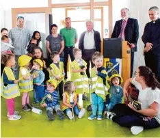  ?? Foto: Ursula Katharina Balken ?? Der zweite Teil der Kinderkrip­pe der Kita St. Michael ist gestern mit Sang und Klang eröffnet worden.