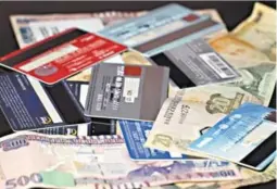  ?? ?? MERCADO. Doce bancos son los emisores de 1,081,616 tarjetas de crédito, con una cartera de más de L60,000 millones.