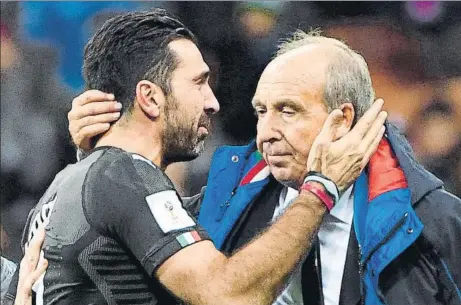  ?? FOTO: EFE ?? Gianluigi Buffon y Gian Piero Ventura se consuelan mutuamente Portero y técnico dejan la selección italiana tras el fracaso de no ir al Mundial