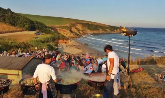  ??  ?? The Hidden Hut is one of the treats you’ll find along Cornwall’s coastal path (Facebook)