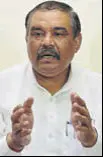  ?? SAMEER SEHGAL/HT ?? Union minister and Punjab BJP chief Vijay Sampla speaking in Amritsar on Thursday.