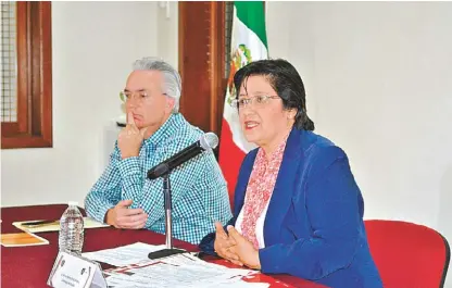  ?? ESPECIAL ?? La contralora Teresa Brito y el actual secretario de Salud, Alfonso Petersen, en la rueda de prensa