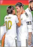  ??  ?? Modric, junto a Ramos.