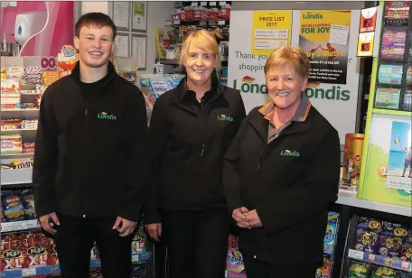  ??  ?? Some of the team at Londis Crushrod Avenue; Daryl, Lorraine and Dolores.