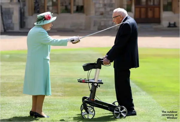  ??  ?? The outdoor ceremony at
Windsor