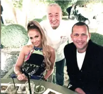  ??  ?? Jennifer Lopez and Alex Rodriquez with chef Nobu Matsuhisa in Dubai.