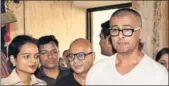  ?? HT ?? Sonu Nigam (right) after getting his head shaved.