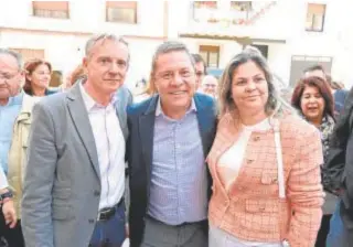  ?? // ABC ?? Page con el candidato a la alcaldía de Madridejos