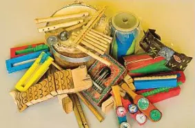  ??  ?? Alle scuole Gli strumenti realizzati dai ragazzi di Leonardo vengono venduti alle scuole