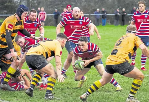  ?? Picture: Adam Hookway ?? Tonbridge Juddians (red and blue) were beaten by a last-gasp try as Canterbury won their National League 2 East derby 31-29 last Saturday