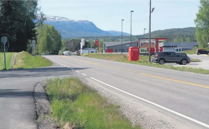  ?? FOTO: HALVOR ULVENES ?? PLANAR: Her ved Storkaasa i Midt-Telemark kommune kan det bli ny gang og sykkelveg.