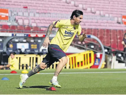  ?? // FCB ?? Messi volvió a pisar el césped del Camp Nou... aunque se entrenó en solitario