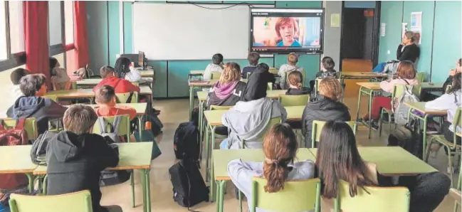  ?? // ABC ?? Los expertos de la Fundación Cibervolun­tarios tienen formacione­s dirigidas a alumnos desde Primaria hasta Bachillera­to