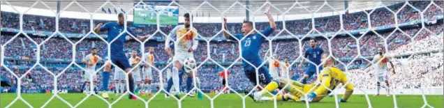  ??  ?? MAL RECUERDO. Italia ganó a España 2-0 el 27 de junio de 2016 y eso supuso el adiós de la Selección a la Eurocopa de Francia.