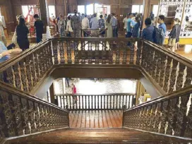  ??  ?? The grand staircase of the museum.