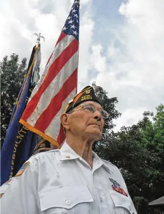  ?? CONTRIBUTE­D ?? Veteran Richard Gard will turn 100 years old on April 6.