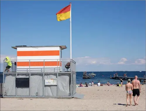  ?? FOTO: THOMAS BORBERG ?? Amager Strand blev scene for det andet voldelige opgør på to dage mellem bandefolk.